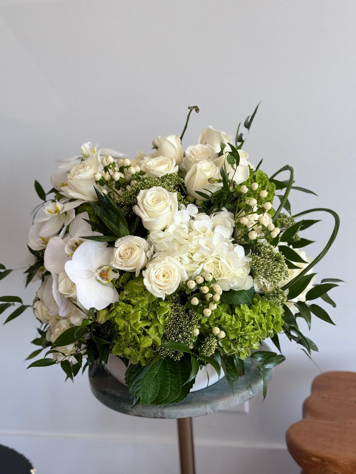 White Cloud: flower arrangement - Image 4